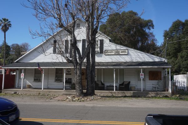 [Picture of Knights Ferry Hotel]